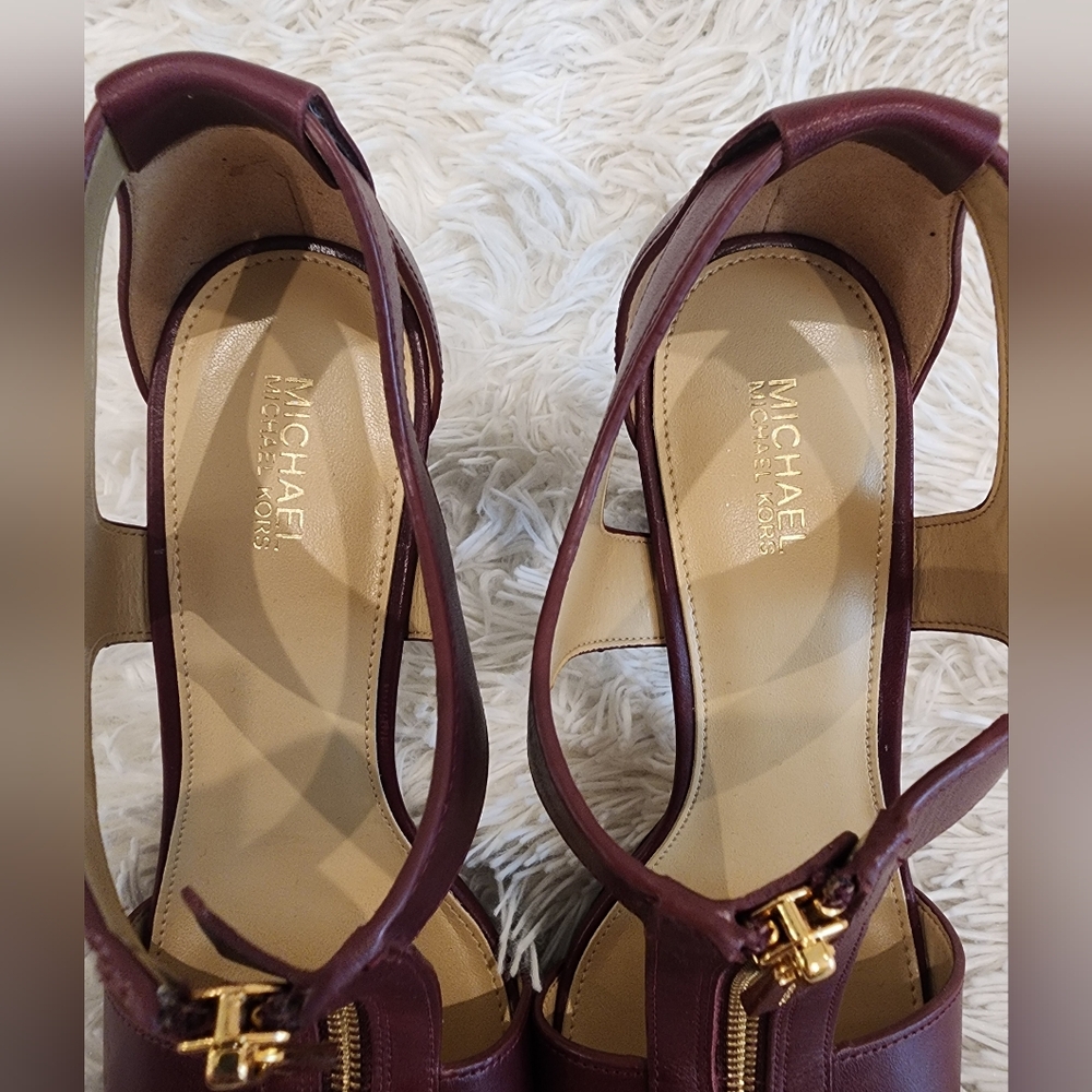 Michael Kors NWOB Berkley T-Strap Platform Dress Sandals. Wine/burgundy - Picture 8 of 9
